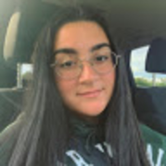 Profile Picture of Maria Lanfranchi (@sunnyria123) on Poshmark