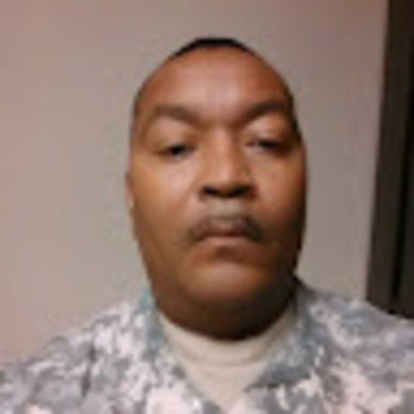 Profile Picture of Eric Lamb (@eric_m_lamb357) on Poshmark
