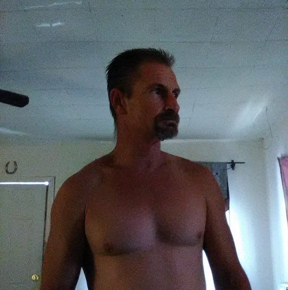 Profile Picture of Steven Gowin (@stevengowin098) on Poshmark