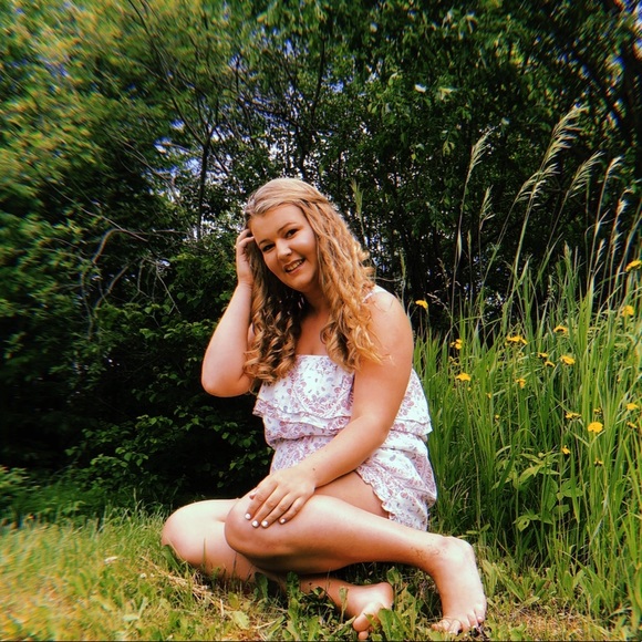 Profile Picture of Katelyn Marx (@supdog4530) on Poshmark