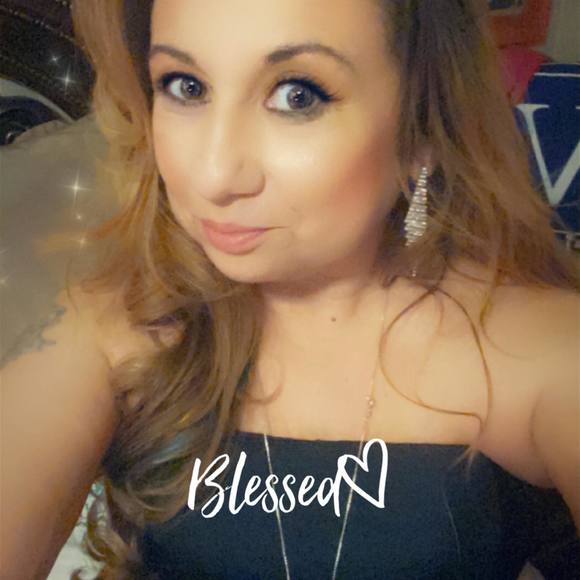 Mayla Hyden - Poshmark Profile Picture of Mayla Hyden (@maylahyden) on Poshmark