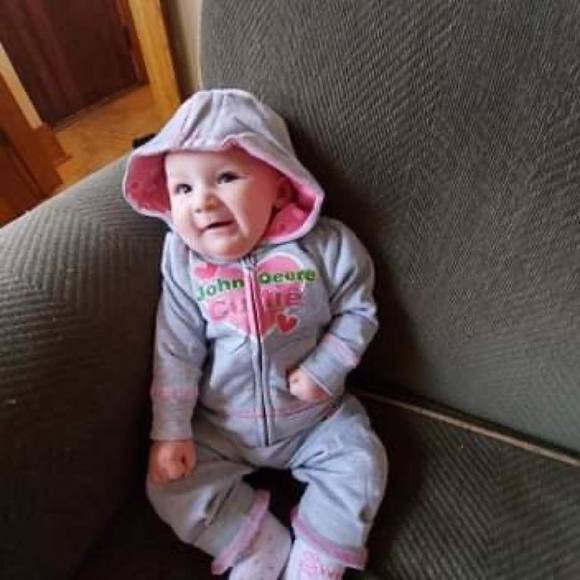 Profile Picture of Chaunie Ducharme (@sassy_b_69) on Poshmark