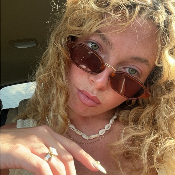 Profile Picture of Karley Wininger (@karleywininger_) on Poshmark