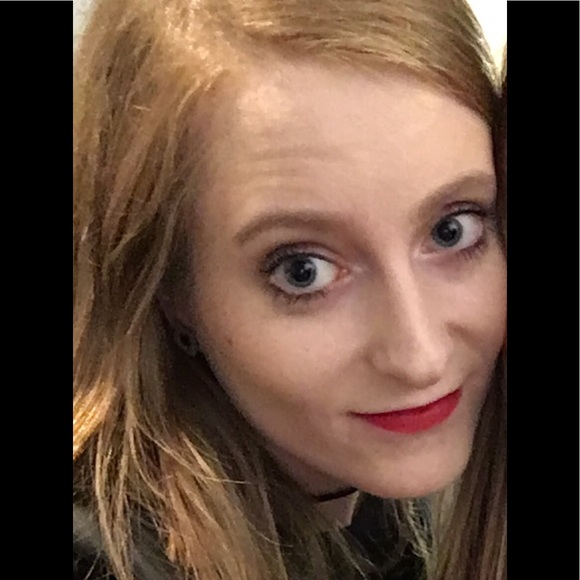 Mare Lewicki - Poshmark Profile Picture of Mare Lewicki (@marelewicki) on Poshmark