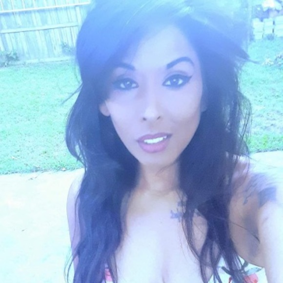 Krissy Irani - Poshmark Profile Picture of Krissy Irani (@savvyfashonista) on Poshmark