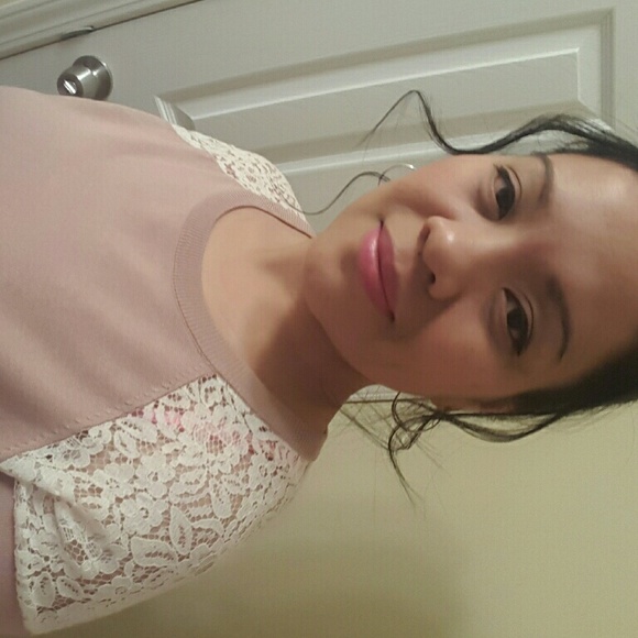 Profile Picture of Olisa Delfina (@odelfina) on Poshmark