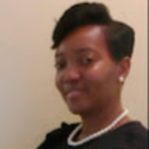 Profile Picture of Mae Long (@maeboone22) on Poshmark