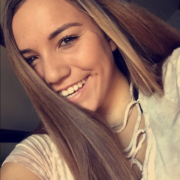 Profile Picture of Madisen Fellows (@maddi_0026) on Poshmark