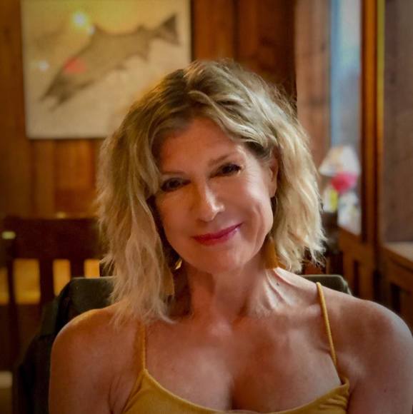 Profile Picture of Robin Jack boswell (@robinboswell) on Poshmark