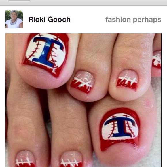 Profile Picture of Ricki Gooch (@rickigooch) on Poshmark
