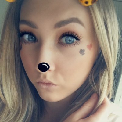 Profile Picture of Laura ♥ (@Laura_dolls_x) on Twitter