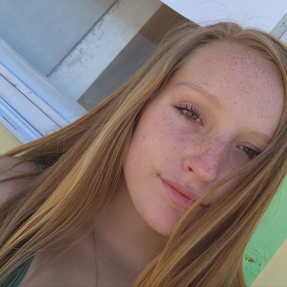 Profile Picture of Cordelia Dallam (@c_dallam) on Poshmark