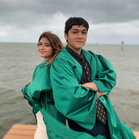 Yasmine Jehle - Poshmark Profile Picture of Yasmine Jehle (@yasmine_jehle) on Poshmark