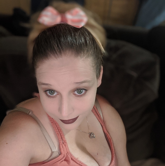 Profile Picture of Ranae Cibart (@ranaeyaw) on Poshmark