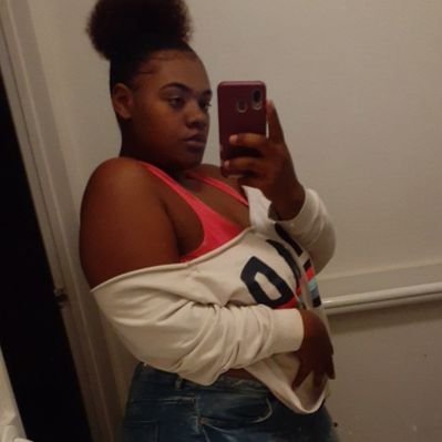 Profile Picture of Sherrell Smith (@whitegirl_1828) on Twitter