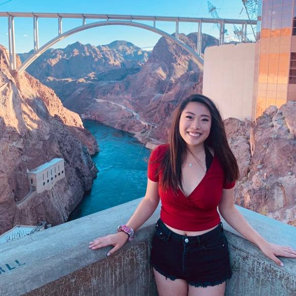 Profile Picture of Josephine Yao (@josephineyao) on Poshmark