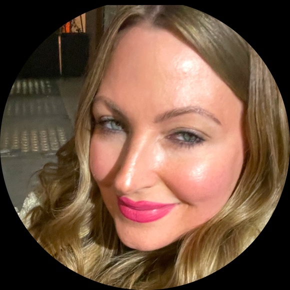 Profile Picture of Connie Courseault (@mrscorsalt) on Poshmark