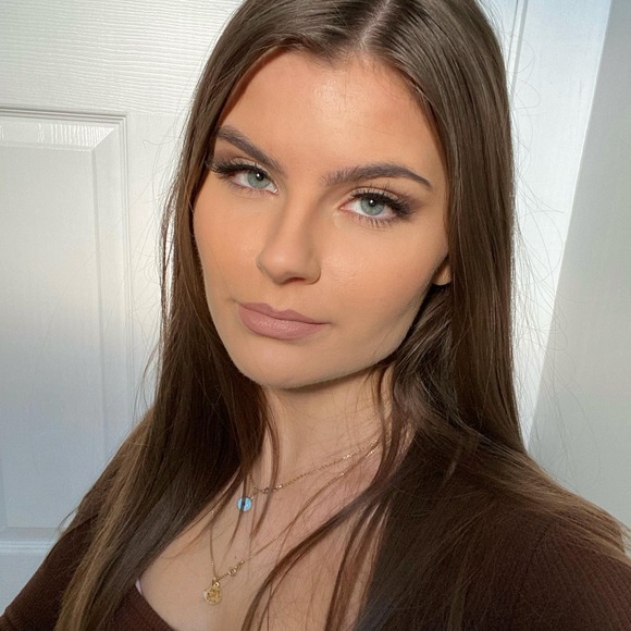Profile Picture of Raquel Milosavljevic (@raquelmilo) on Poshmark