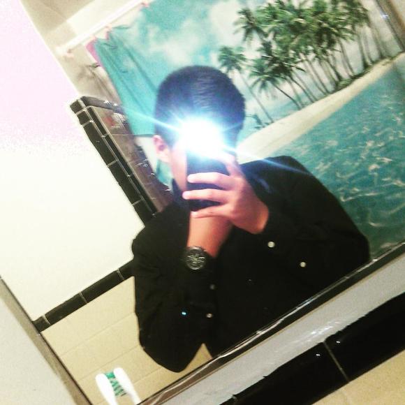 Profile Picture of Joel Cardoza (@joelcardoza0619) on Poshmark