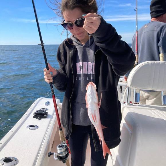 Profile Picture of Taylor Wienstroer (@twienstroer) on Poshmark