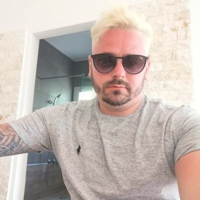 Profile Picture of Ashley Smith  🇬🇧 (@Ashphilley) on Twitter