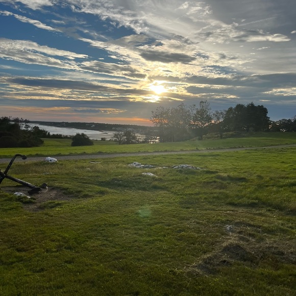 Profile Picture of Maisyn Dawes (@maisyndawes) on Poshmark