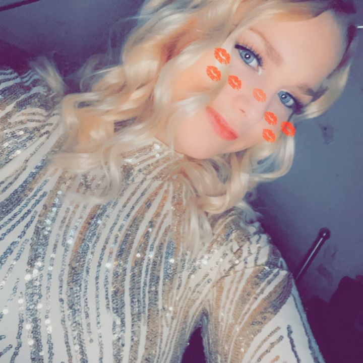 Profile Picture of Synthia Schell (@synthiaschell) on Tiktok