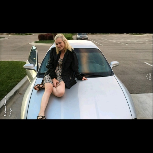 Profile Picture of Taylor Ash (@tayderbug1323) on Poshmark