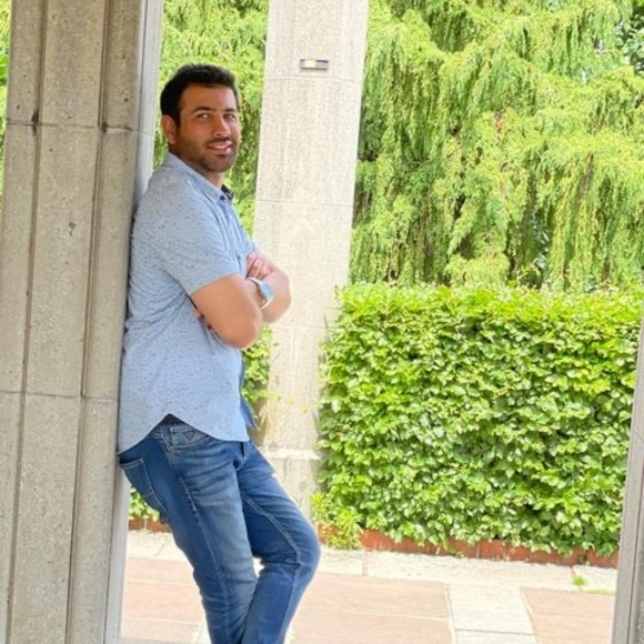 Profile Picture of Shakeb Nasiry (@shakebnasiry) on Poshmark