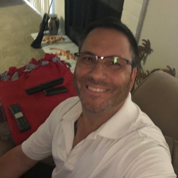 Profile Picture of Chuck Thompson (@coacht65) on Poshmark