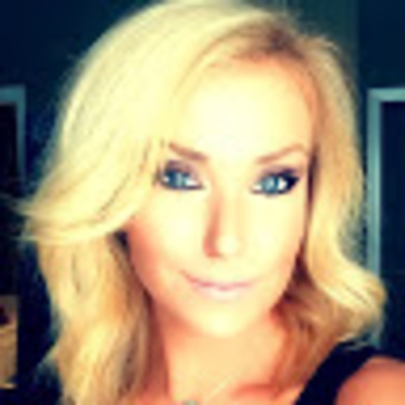 Profile Picture of Kimberly ‘blythe’ Mitchener (@blythem1015) on Poshmark