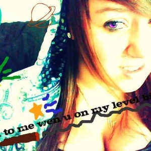 Profile Picture of Haley Harmon (@haleylovesparamore) on Myspace