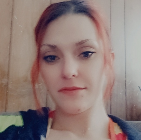 Profile Picture of Amanda Bonior (@ajbonior6991) on Poshmark