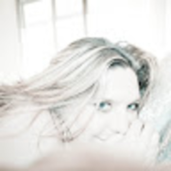 Profile Picture of Amanda Duchow (@msmanders22) on Poshmark