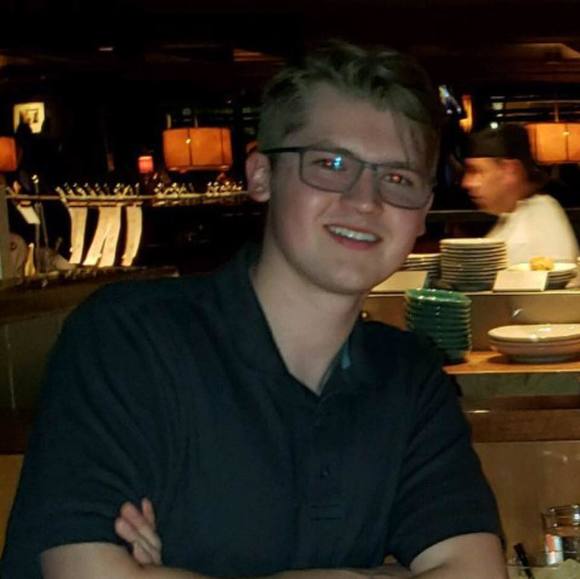 Profile Picture of Nic Savereux (@nicsavereux) on Poshmark
