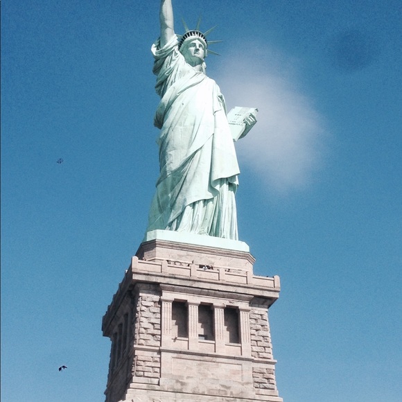 Profile Picture of Dennis Yu (@dyu108) on Poshmark