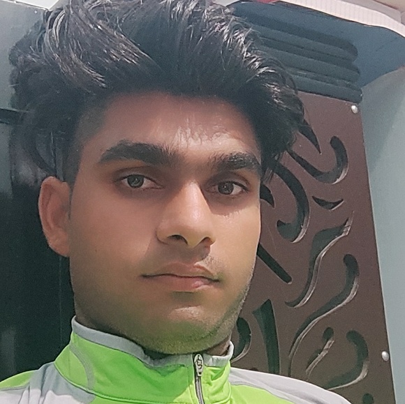 Profile Picture of Naveen Kumar (@naveenkumar326) on Poshmark