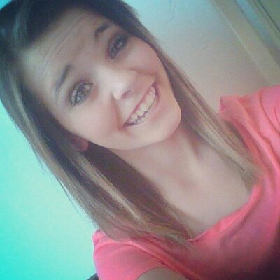 Profile Picture of Danielle Hatch (@daniellejh2000) on Twitter