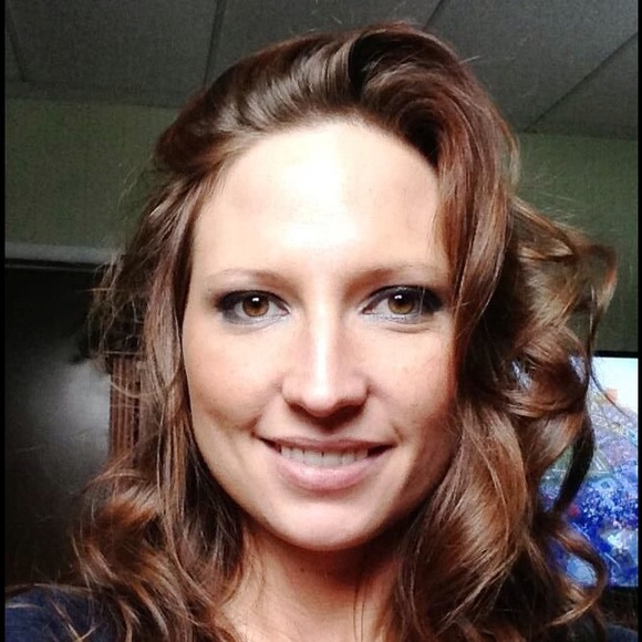 Profile Picture of Madeline Botek (@mrbotek) on Poshmark