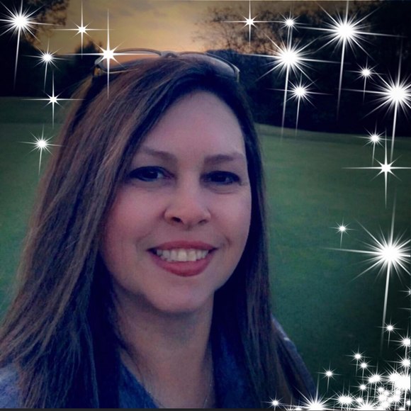 Profile Picture of Patti Patterson (@pitterpat02) on Poshmark