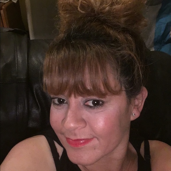 Profile Picture of Madeline Ojeda (@mojeda824) on Poshmark