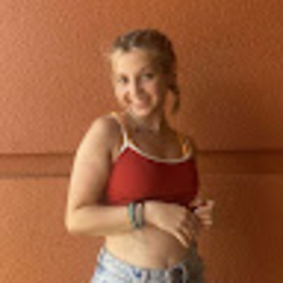 Profile Picture of Celia Druschel (@celia_druschel) on Poshmark