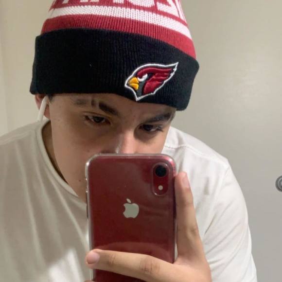 Profile Picture of Justin Caban (@yycabme) on Poshmark