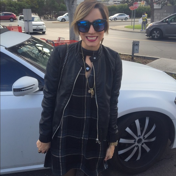 Profile Picture of Danielle Mcginn (@daniellecmc) on Poshmark