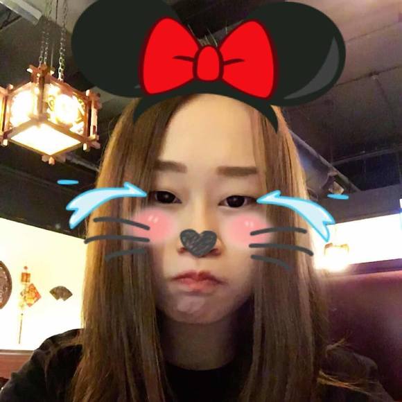 Profile Picture of Simeng Zheng (@609847944) on Poshmark