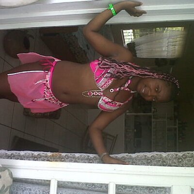 Profile Picture of Lilly Gordon (@eyealmond) on Twitter