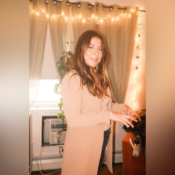 Profile Picture of Jessica Doering (@_jdoe88) on Poshmark
