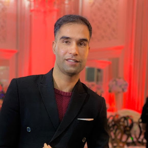 Profile Picture of Rohid Andishmand (@rohidandishmand) on Poshmark