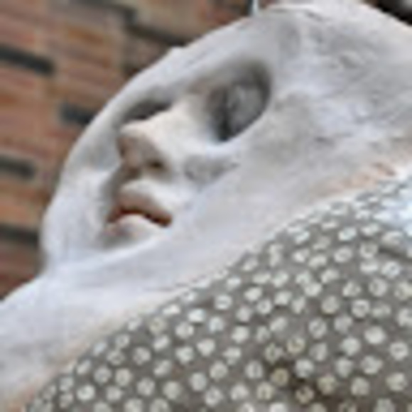 Profile Picture of Kirsty Davidge (@kirstydavidge) on Poshmark