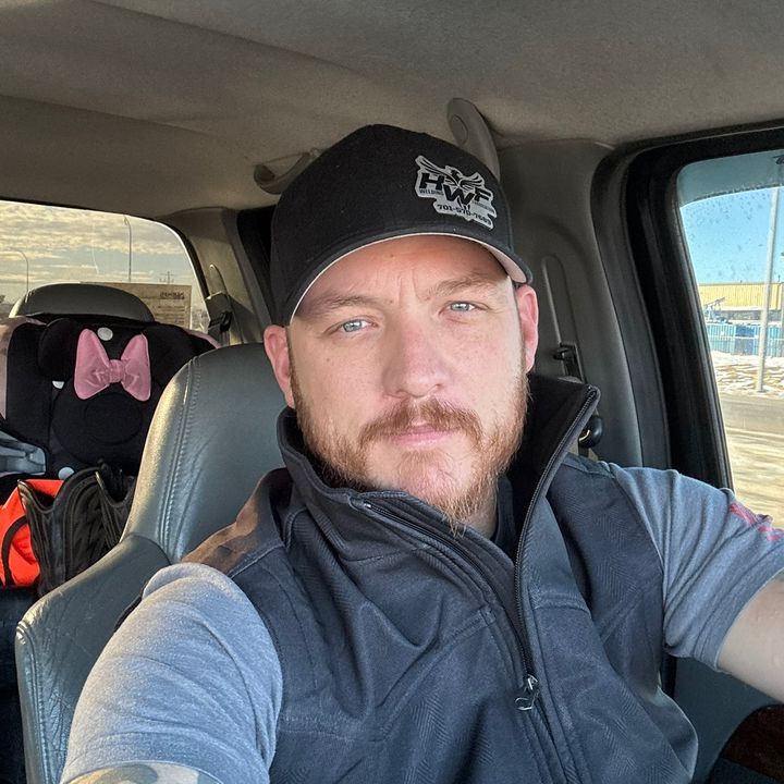 Profile Picture of Robert Hinesley (@sparky_701) on Tiktok